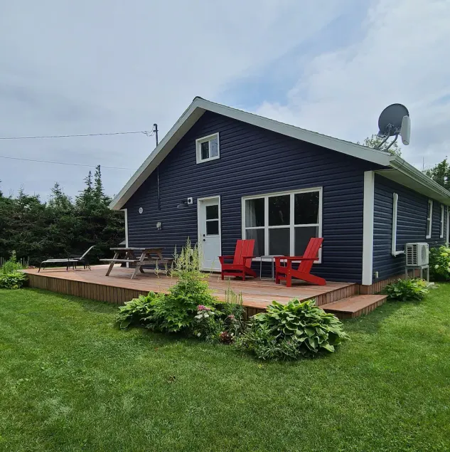 Tucked Away Cottage located in Canoe Cove on PEI's South Shore - Image 1