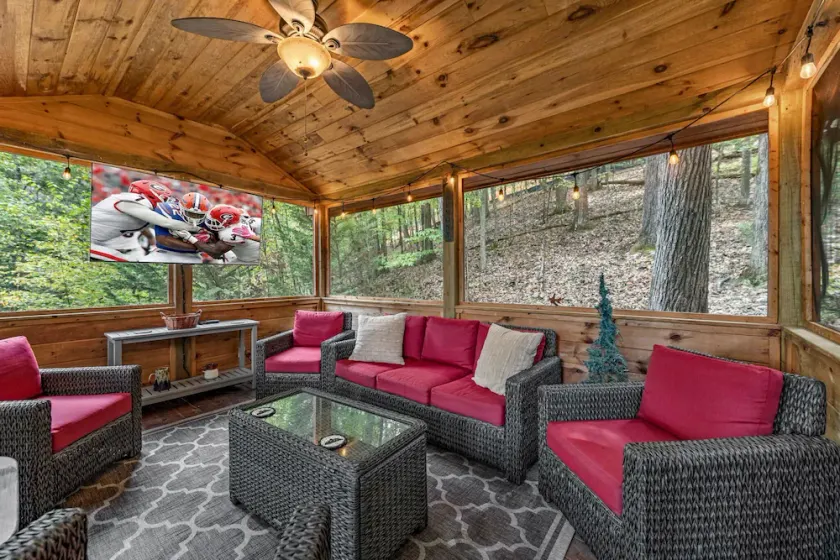 Highland Nook - Pet Friendly | Mountain View | Hot Tub | 3 Kings | Finnish Sauna - Image 1