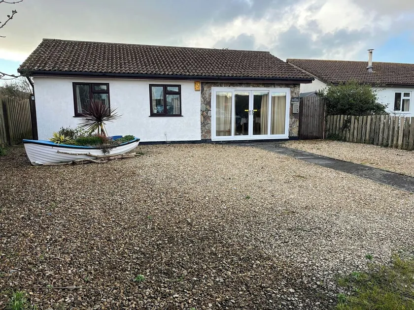 BEACHCOMBERS, pet friendly, character holiday cottage in St Merryn - Image 1