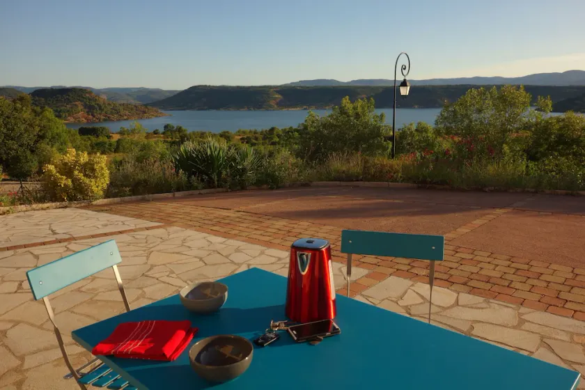La Rosepierre, studio with a breathtaking view of the red-blue-green Salagou mountains - Image 1