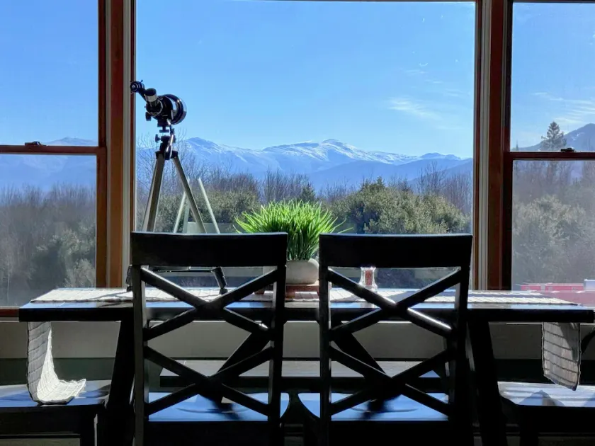 64J Stunning views, close to attractions! 20 min to Bretton Woods. Pool & gym passes! - Image 1