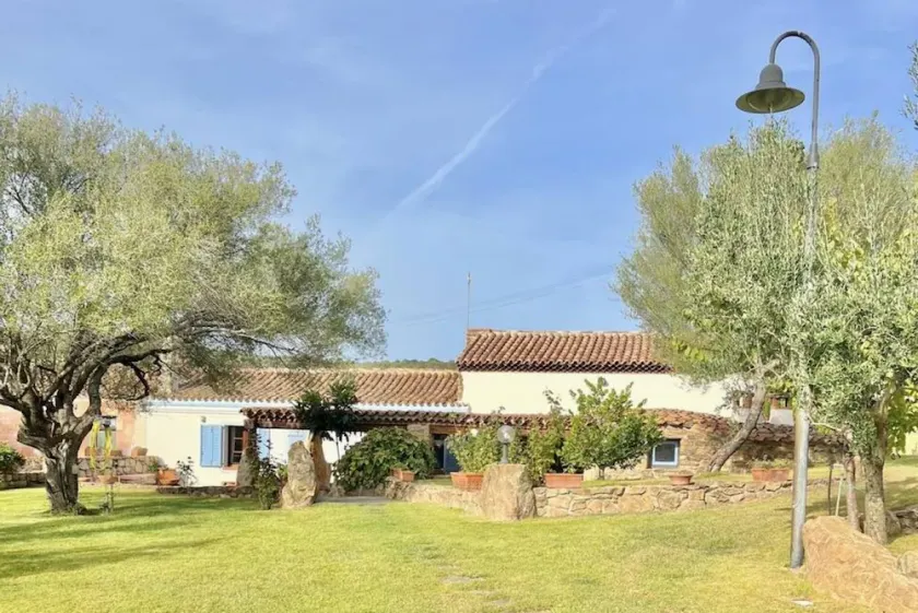 Li Funnesi Villa 4 posti letto, 2 bagni, A.C e ampio giardino a San Teodoro - Image 1