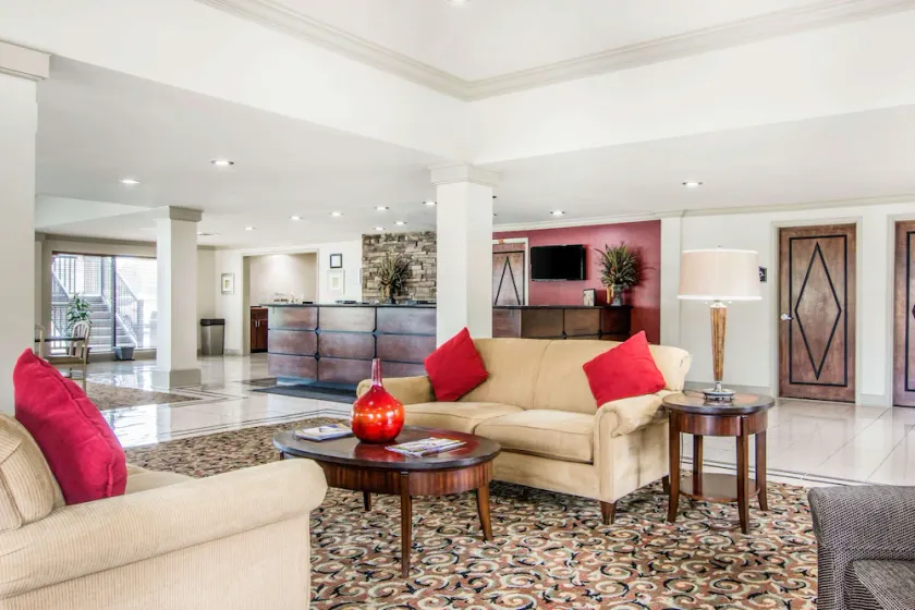 Rodeway Inn La Grange East - Image 1