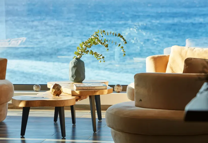 Exclusive beachfront penthouse retreat with private hot tub - Image 1