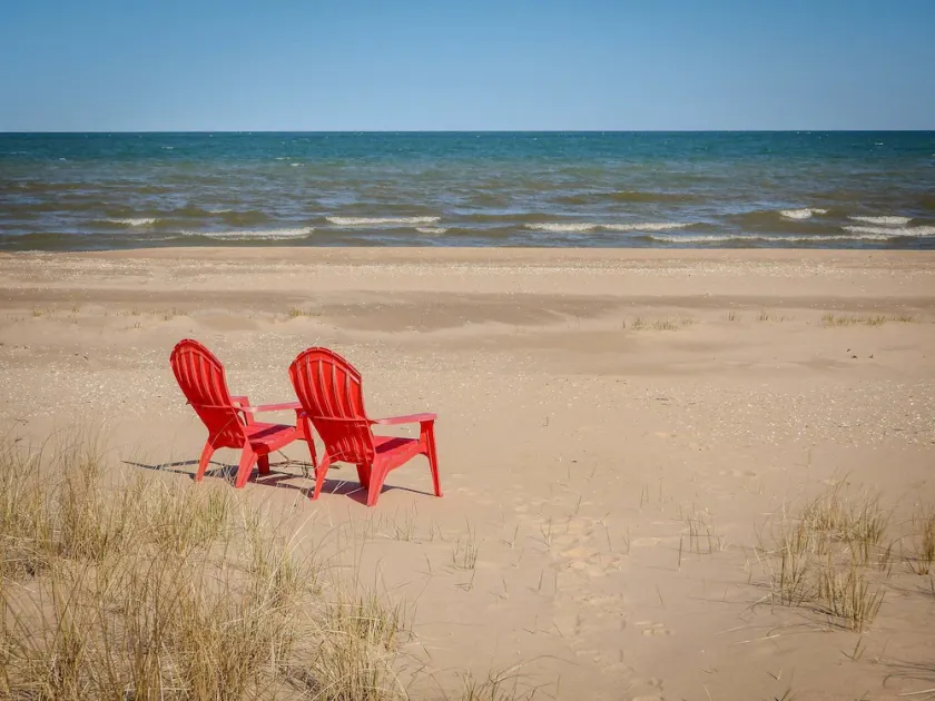 Ensamhet och den bästa stranden på Michigan Sunrise Side - Image 1
