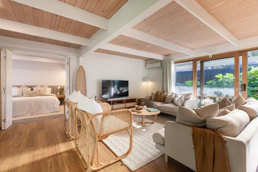 Sol Küstenrückzugsort | Außen-Spa und Sauna - Image 1