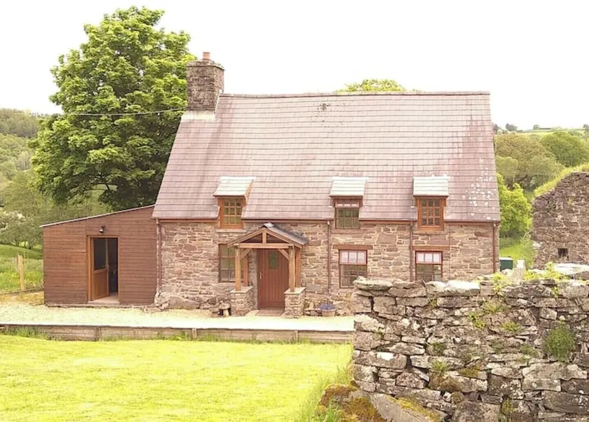 Wern Ddu, Defynnog, scenic Brecon Beacons - Image 1