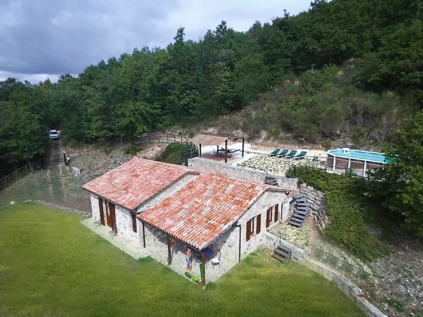 Casa Carina è un accogliente cottage con piscina per la tua vacanza in Umbria - Image 1