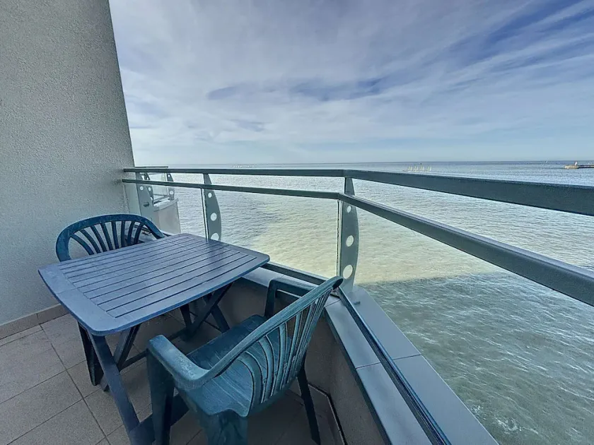 Appartement central avec balcon, parking privé - FR-1-361-66 - Image 1