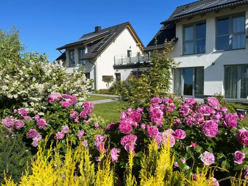 Schöne Ferienwhg. OG in Strandnähe & ruhiger Lage zum Erholen - Image 1