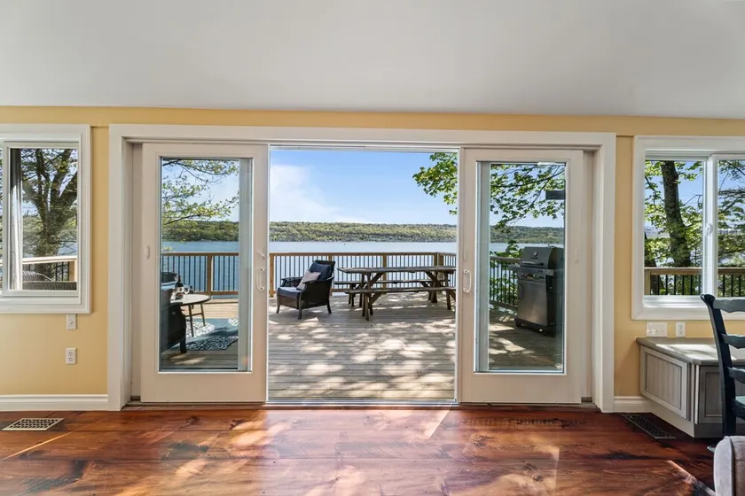 Am See, Eigene Anlegestelle, private Deck, herrliche Aussicht, Haustiere erlaubt, Upscale - Image 1