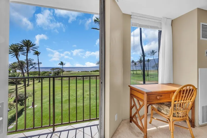 Vues panoramiques sur l'océan au coucher du soleil à Maui ** S'IL VOUS PLAÎT NOTE LA CONSTRUCTION EN COURS À LA PROPRIÉTÉ ** - Image 1