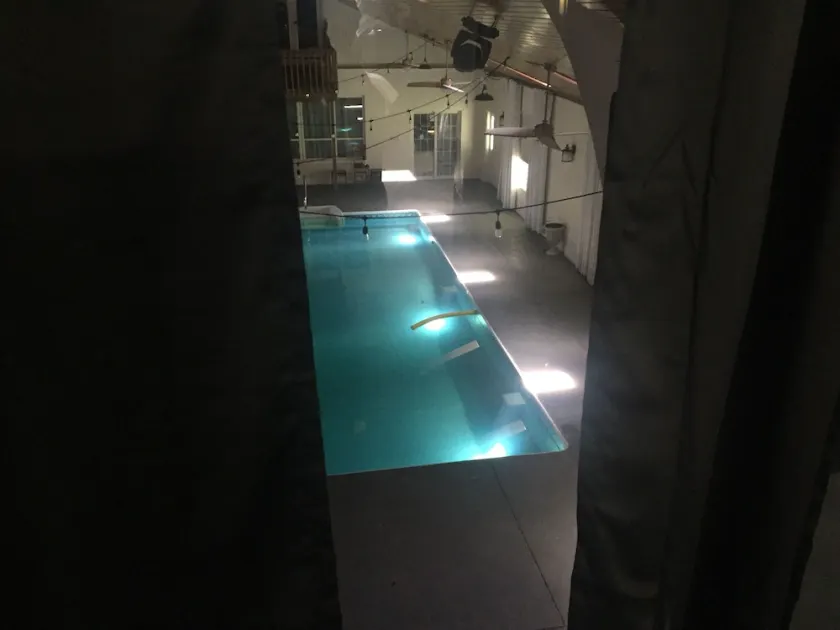 Private ländliche Umgebung mit großem Innenpool - Image 1