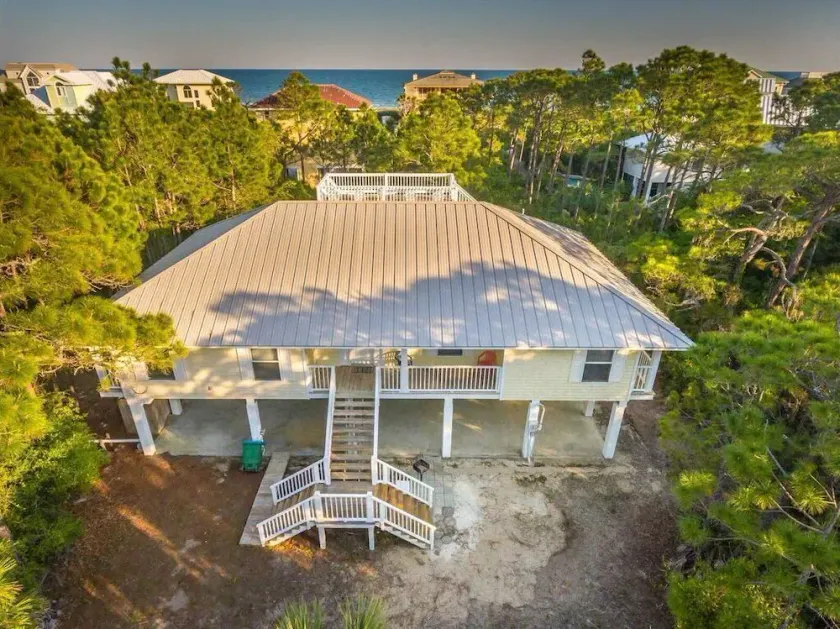 2BR / 2BA Beach Cottage à l'intérieur de la plantation, peut accueillir jusqu'à 8, Animaux acceptés! - Image 1