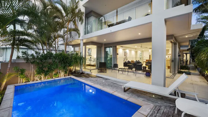 First Class Luxurious Apartment on Noosa River - Unit 1 Wai Cocos, 215 Gympie Terrace - Image 1