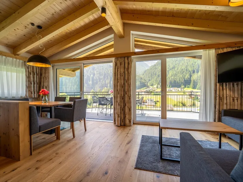 Modern home & balcony near St. Anton am Arlberg - Image 1