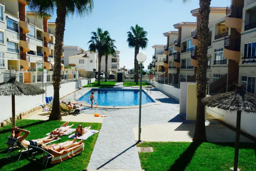 appartamento per 4persons 1. 9 km dal mare in una zona tranquilla, 1. 9 km dal mare + piscina - Image 1
