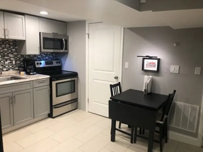 The Bangor D.C., Cozy Basement Apartment w/Kitchen - Image 1