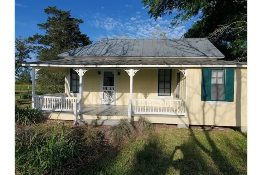 Entire home in Austin County - Image 1