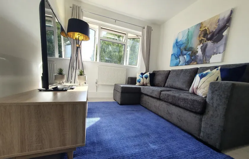 Lovely 2 - New Bedroom Flat - Image 1
