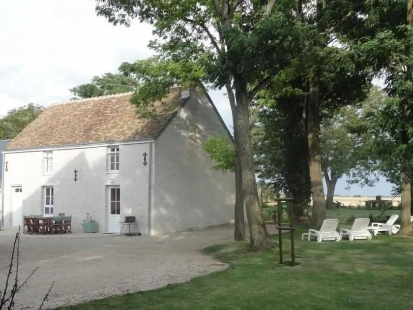 Gîte tranquille avec jardin près de la Loire à vélo, labellisé Tourisme et Handicap - Image 1