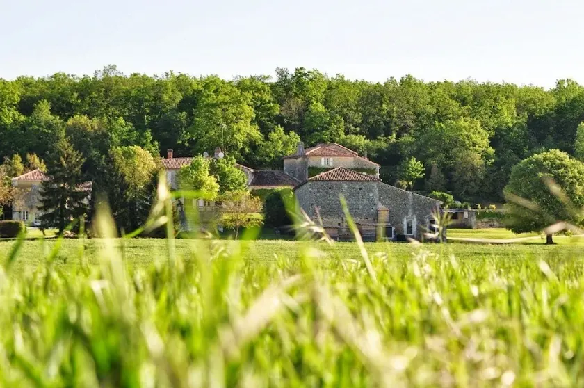 Grand Logis - 15% off through the end of August - Image 1