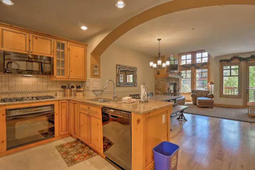 Union Creek 3 Bedroom Townhome #124C by RedAwning - Image 1
