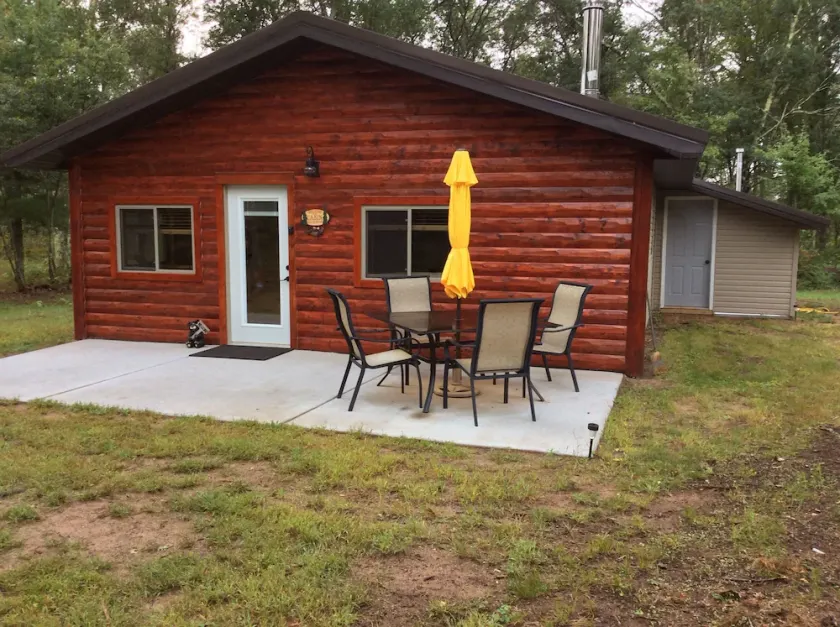 LIL 'LAZY BEAR LODGE - Image 1