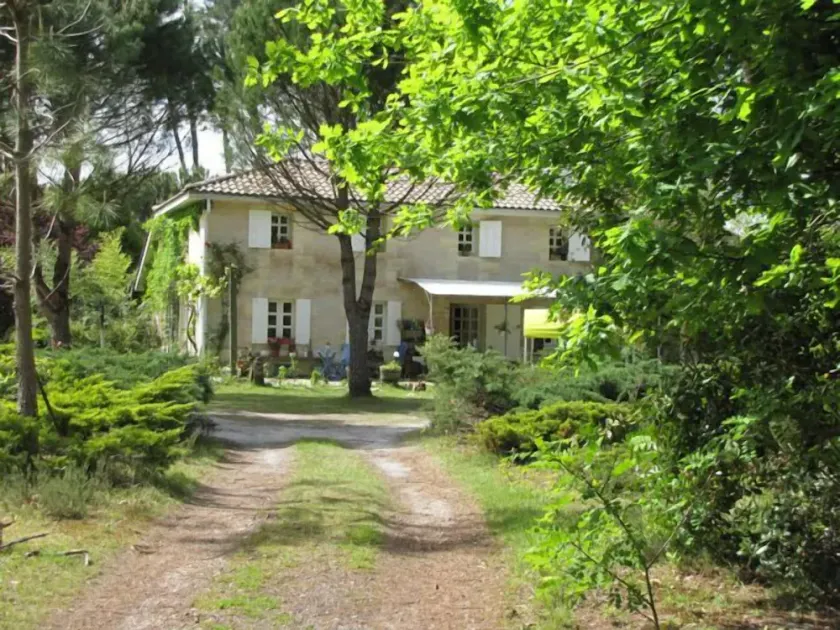 Attraente gîte accogliente e familiare con terrazza, barbecue e giardino - Image 1