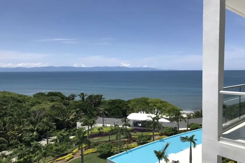 Superbe appartement en bord de mer avec vue sur l'océan - Image 1