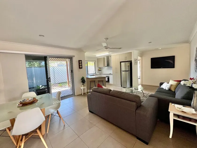 Home away from home! Modern, comfortable, central, AC, Yard. - Image 1