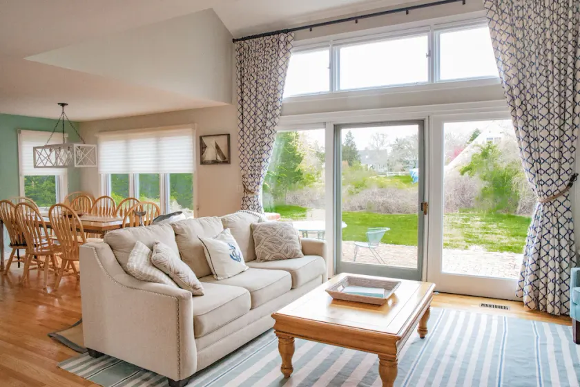 På HGTV! NYE opdateringer, åben, smuk og solrig, boblebad, aircondition, gå til byen og stranden - Image 1