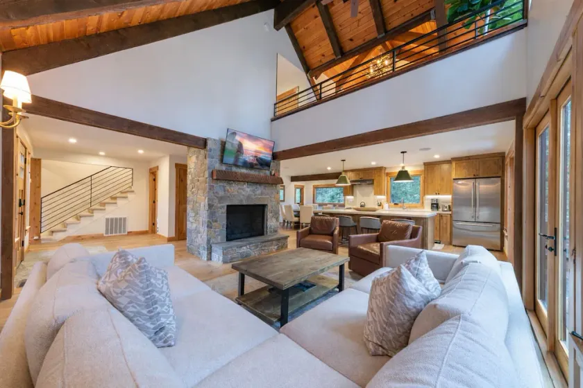 Eclipse Luxury at Tahoe Park by Tahoe Getaways - Hot Tub w/ Fenced Yard & Steps to Private Beach - Image 1