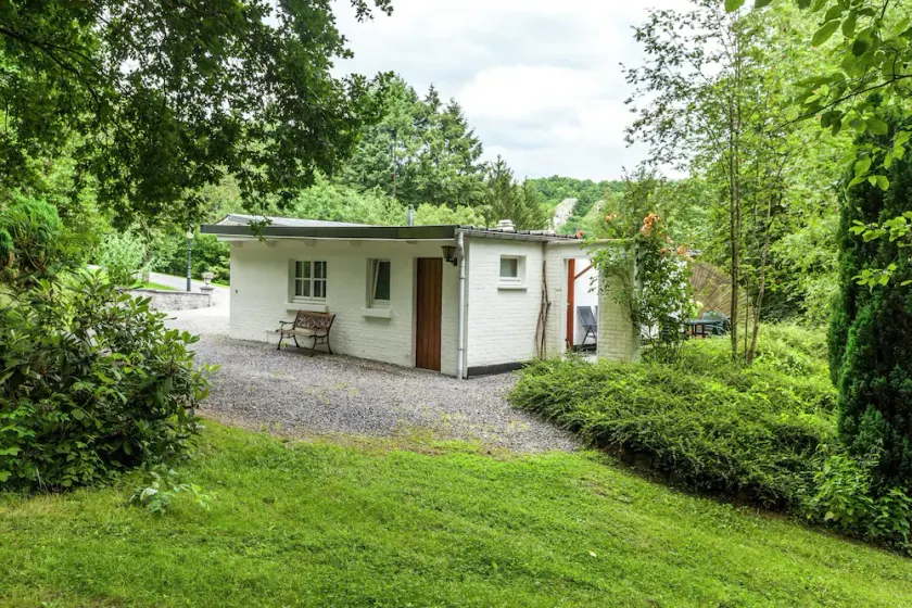 House situated on a magnificent estate - Image 1