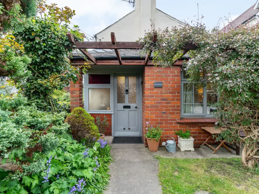 WYCHWOOD, pet friendly, character holiday cottage in Grosmont - Image 1