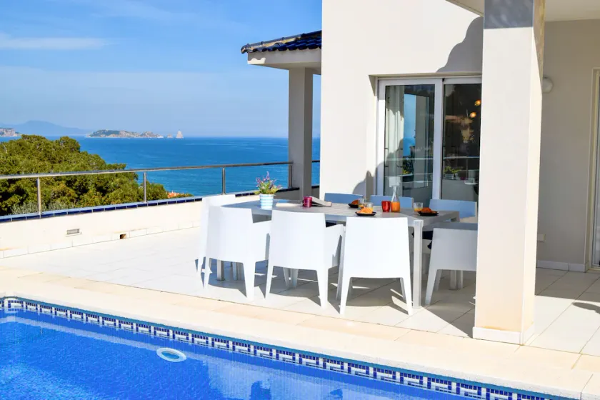 Villa with sea view, 500 m. from the beach. Wi-Fi, Pool, satellite TV. A/C. - Image 1