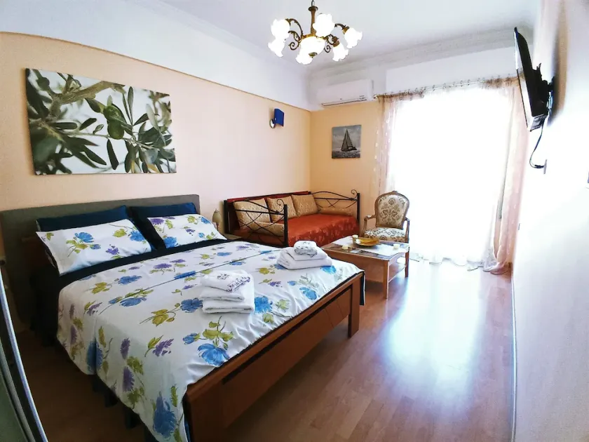 Athens Neoclassical: cozy apartment near Acropolis and the best places in Athens - Image 1
