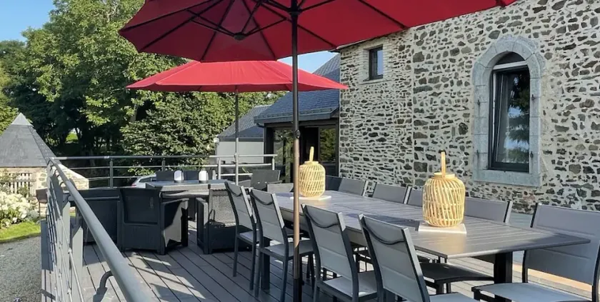 Gite de Caractère Proche Campagne, Jacuzzi Privatif, Terrain Clos Arboré - Image 1