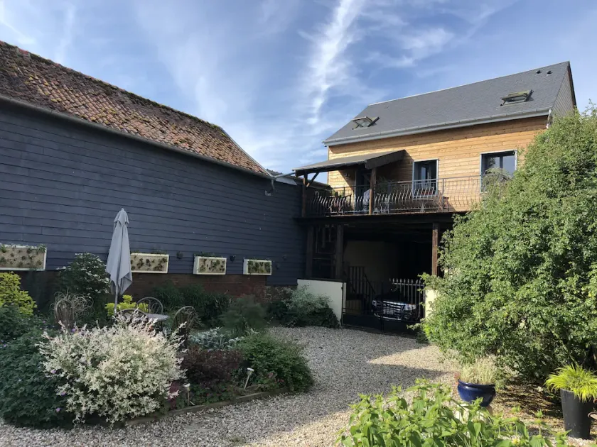 Gîte in the heart of a valley with terrace 20 minutes from Amiens - Image 1