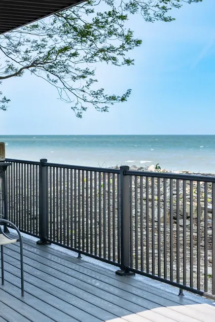 Cozy Getaway ON Lake Erie  - Image 1