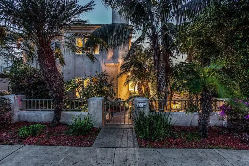 La Jolla Beach Village Serenity - Image 1