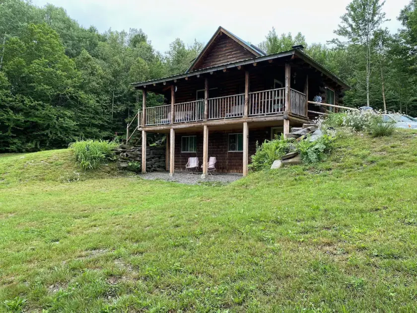 \"Dam Right\" Off-Grid / Solar powered Log Cabin with DIRECT Trail Access - Image 1