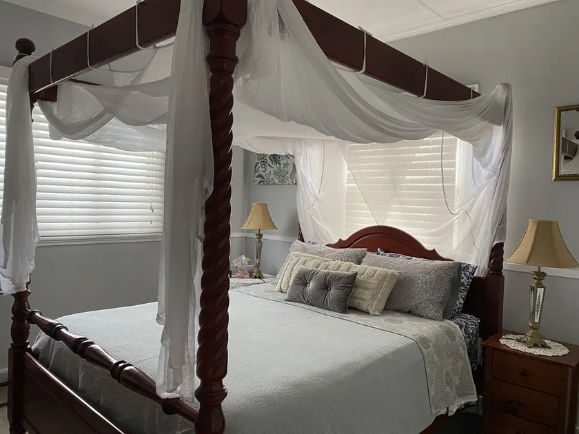 Pet Friendly -Easy walk to beach, cafes, restaurants - Free Netflix - Wifi - Image 1
