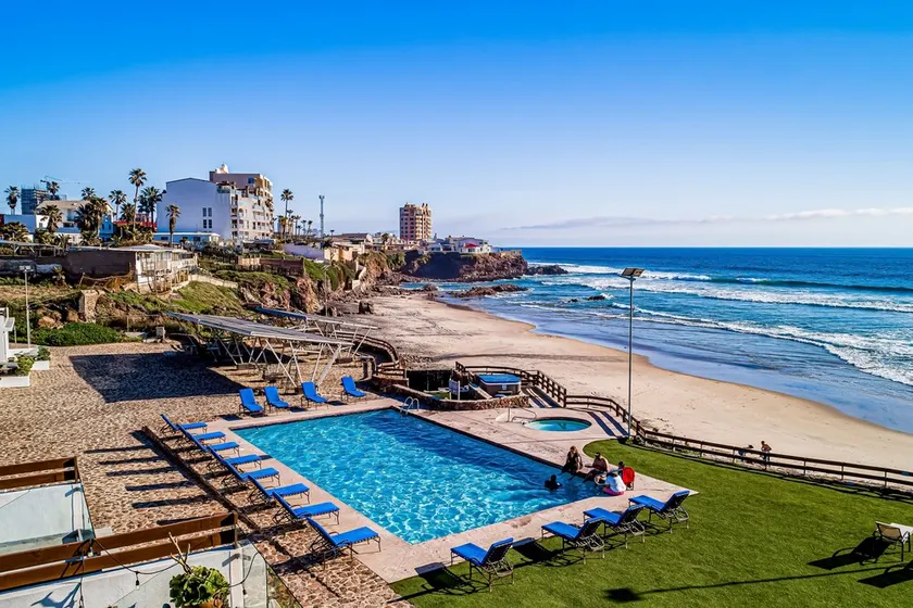 Bright Dog-Friendly Suite with Kitchenette, Heated Outdoor Pool, Hot Tub, Patio - Image 1