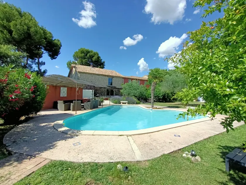 I Provence ejendom bestående af 2 huse med 15+ senge og swimmingpool - Image 1