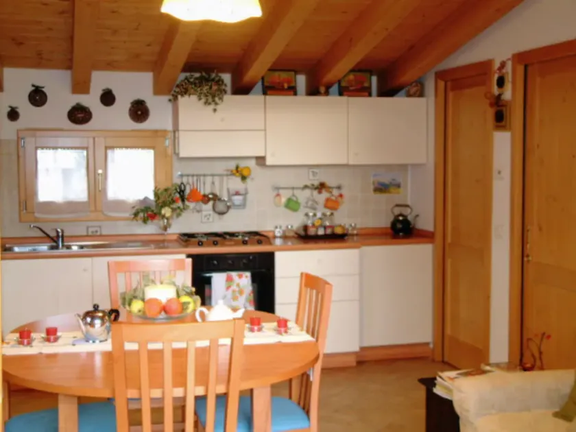 Cottage with Balcony – Comfort and Peace Surrounded by Greenery - Image 1