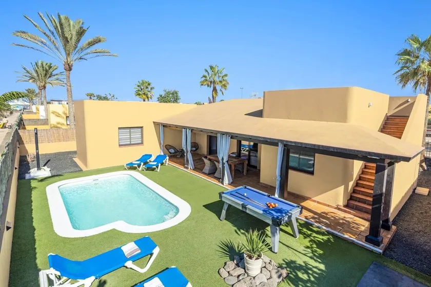 Villa Papagayo Deluxe by Villa Plus - Image 1