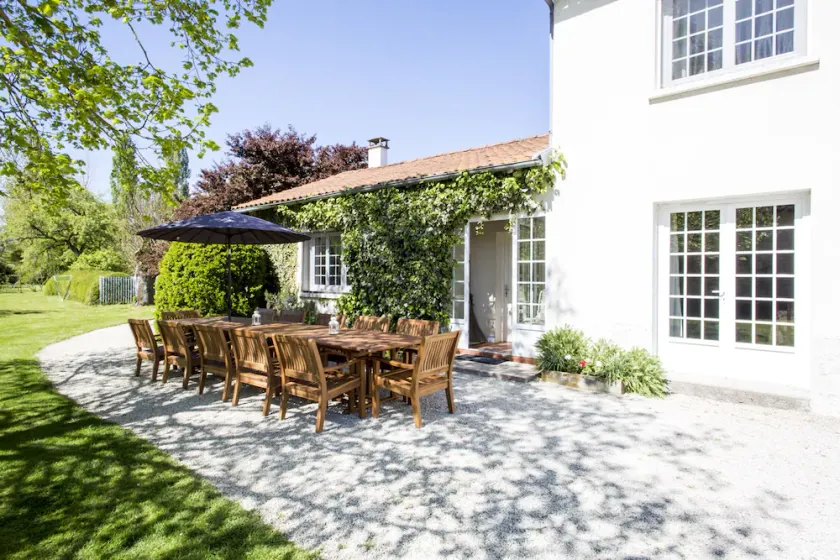 Large family house with heated pool - Image 1