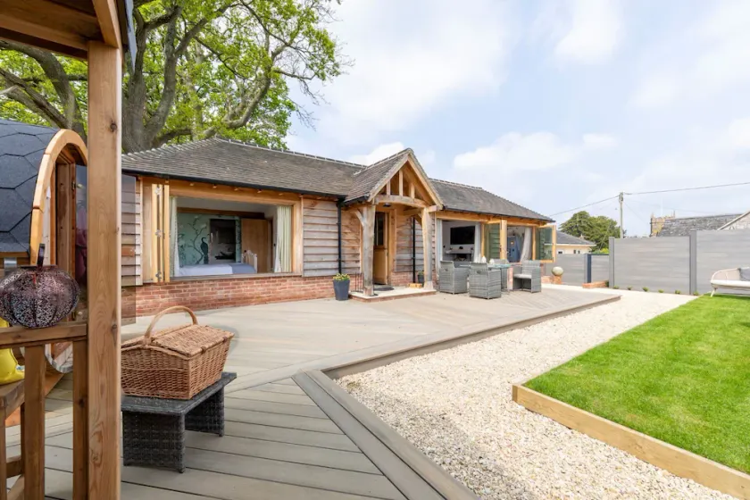 The Lodge at Leigh - Image 1