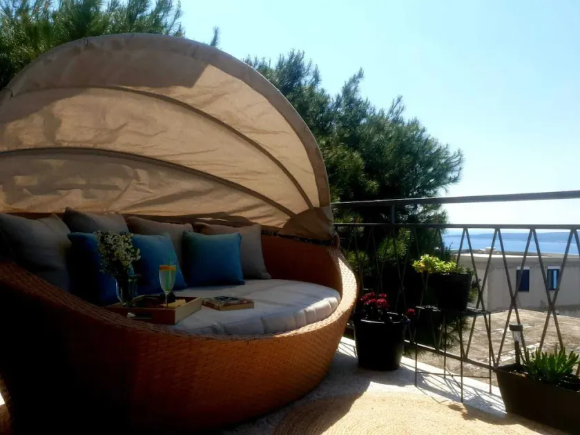 Apartment Hanging Garden, Brela - Image 1